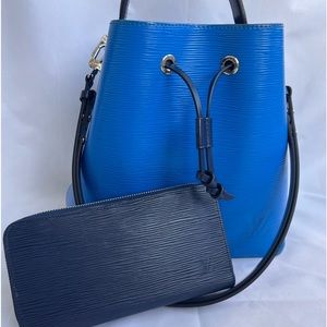 LOUIS VUITTON Neonoe MM Epi
Leather Lazuli Blue Bucket
Handbag &Matching Wallet